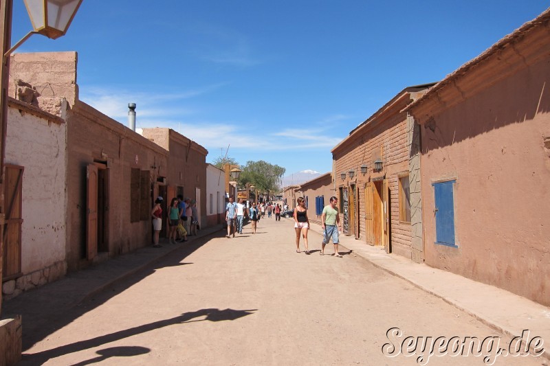 Caracoles Shopping Street 2