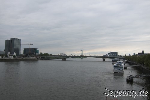 Rhein Bank 4