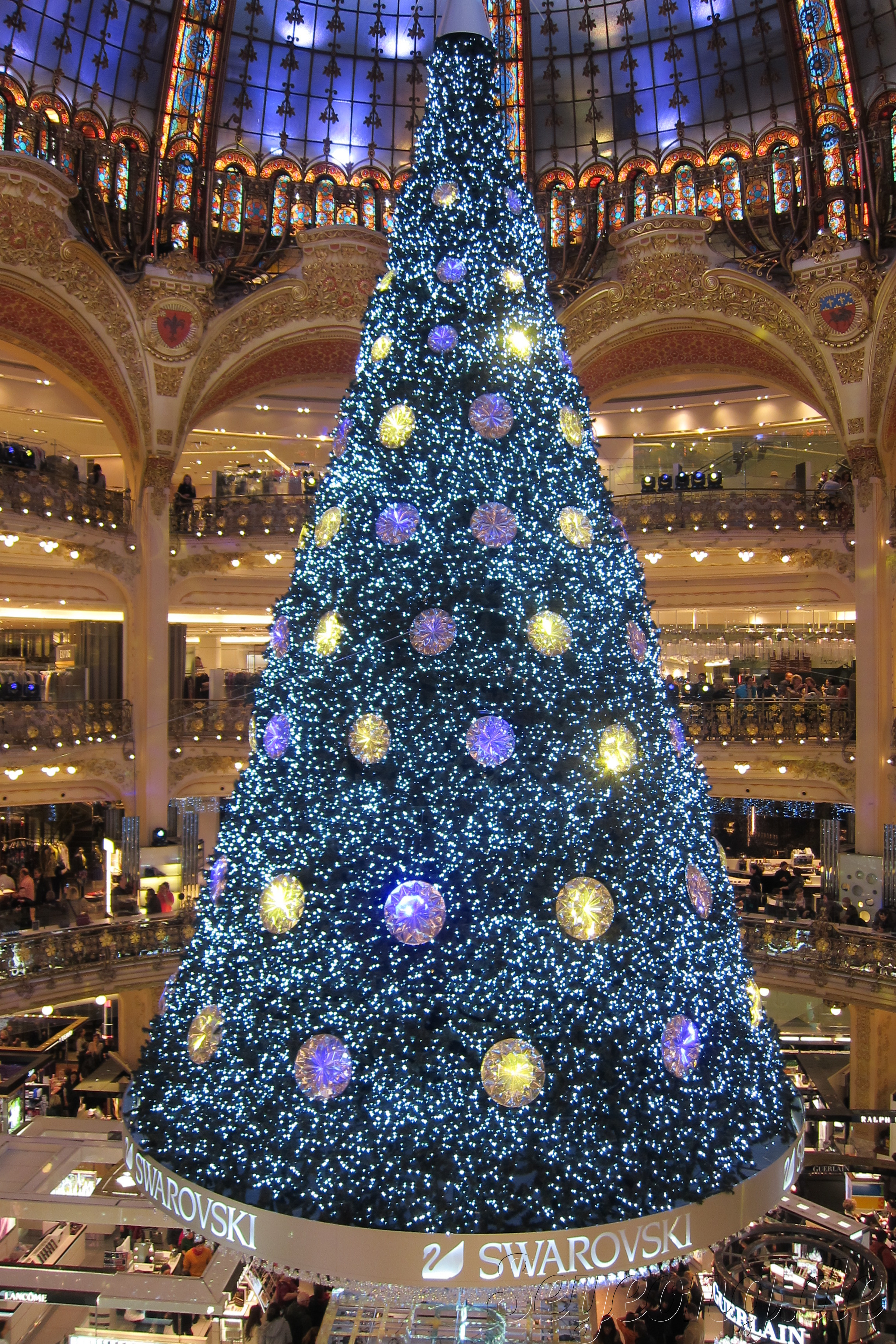 Christmas Tree in Galeries Lafayette 3 世榮 Worldglory