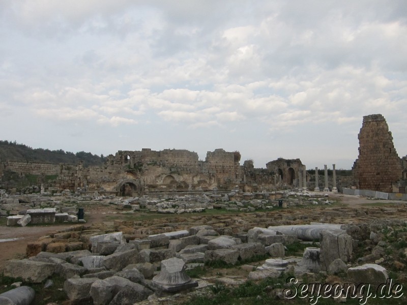 Perge 8