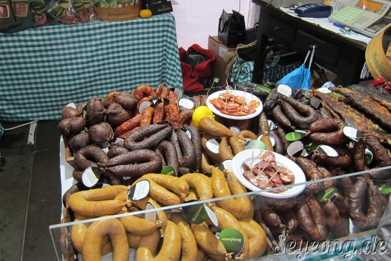 Market in Praca da Figueira 3