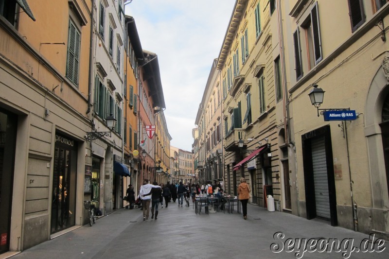 Pisa Shopping Street