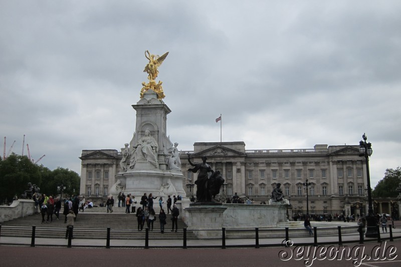 Buckingham Palace 3