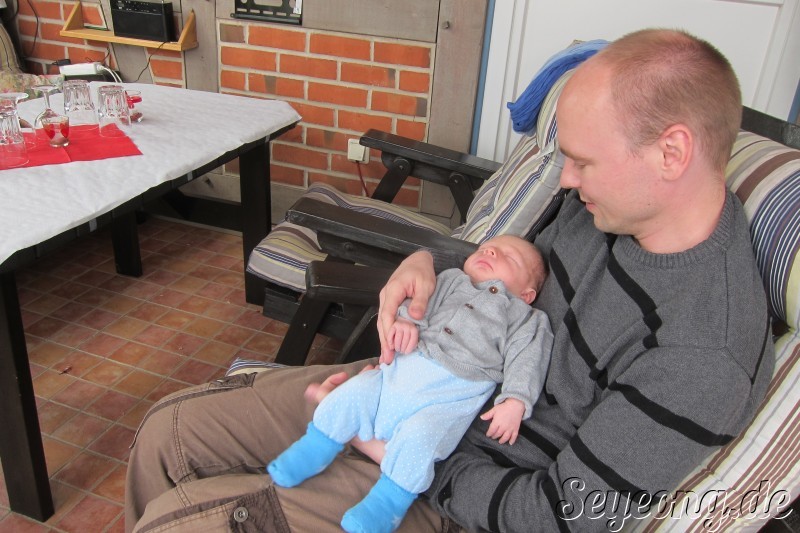 Uncle Florain with Fynn Johann 4