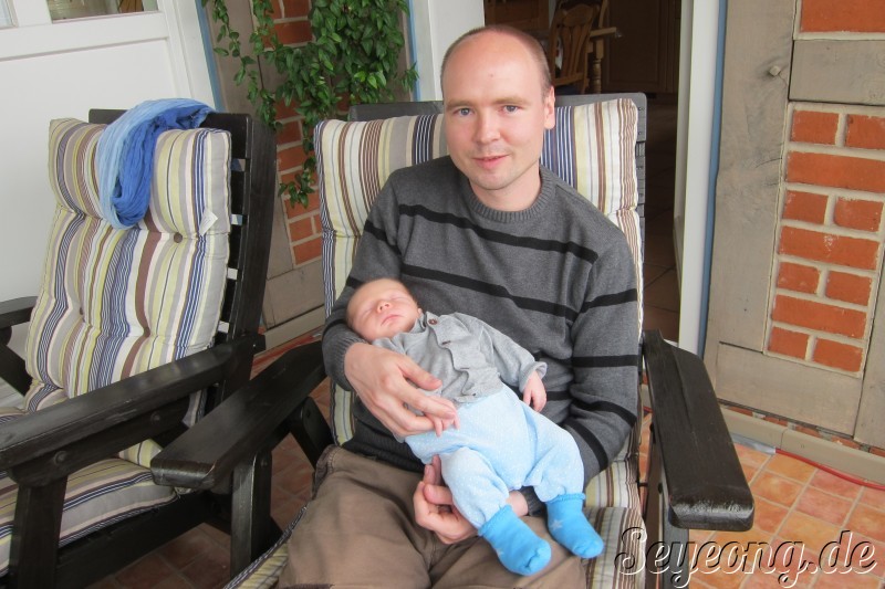 Uncle Florain with Fynn Johann 3