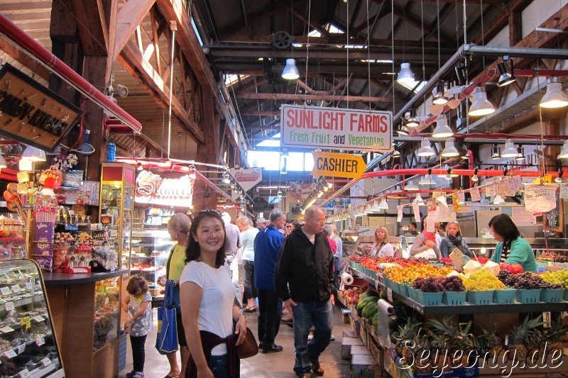 Market in Granville Island 2