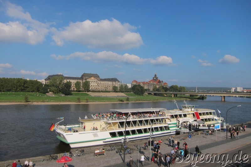 Bruehlsche Terrasse 6