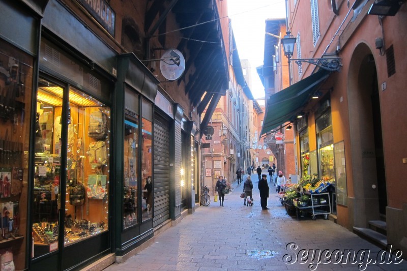 Market in Bologna 5